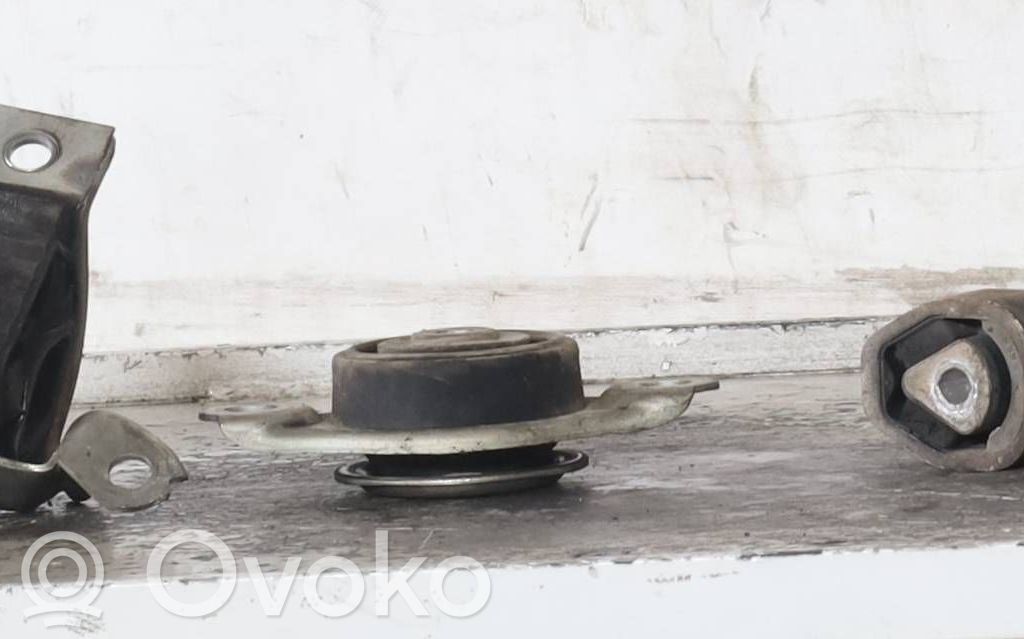 Fiat Panda II Suport tampon motor 