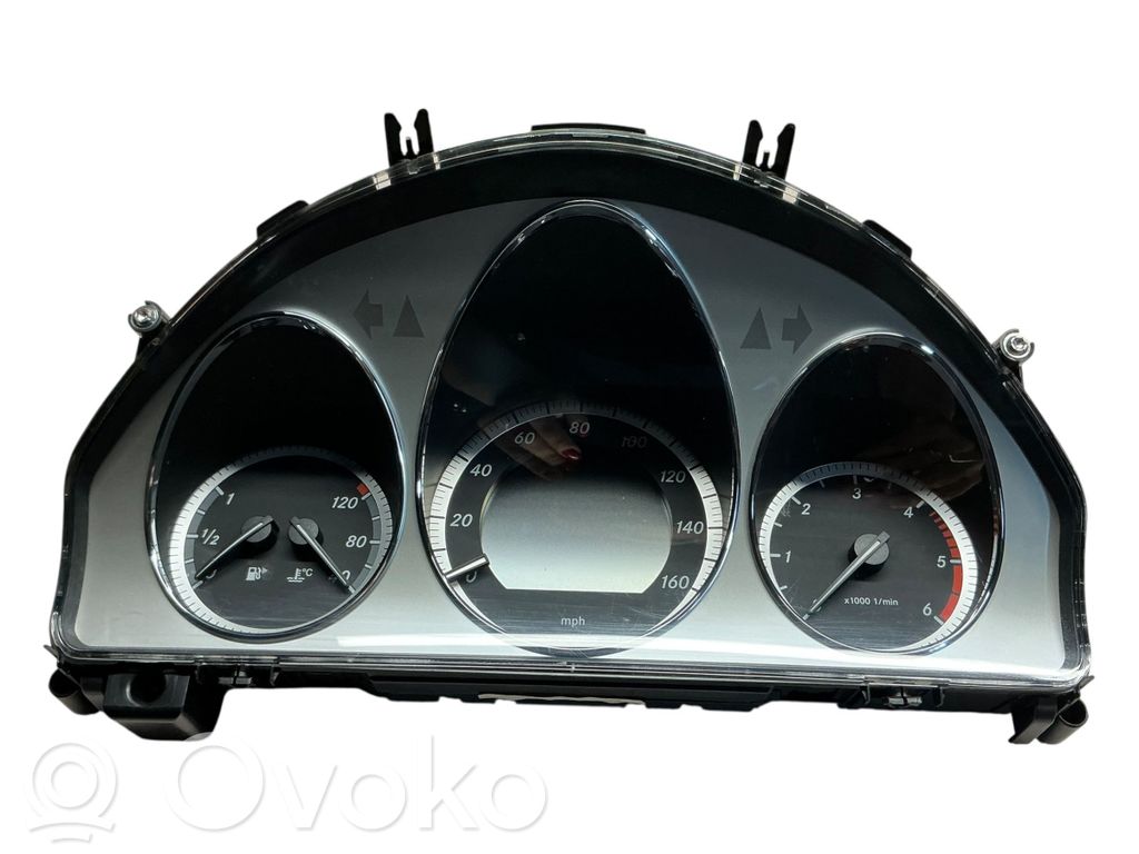 Mercedes-Benz C W204 Licznik / Prędkościomierz 