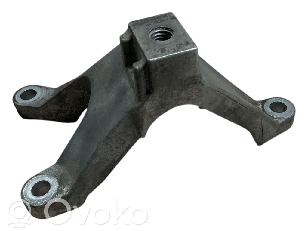 Ford Focus Gearbox mounting bracket 