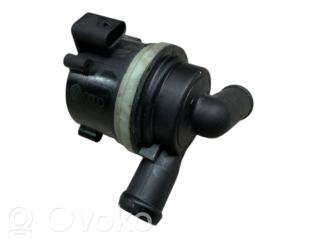 Audi A4 S4 B8 8K Pompa cyrkulacji / obiegu wody 