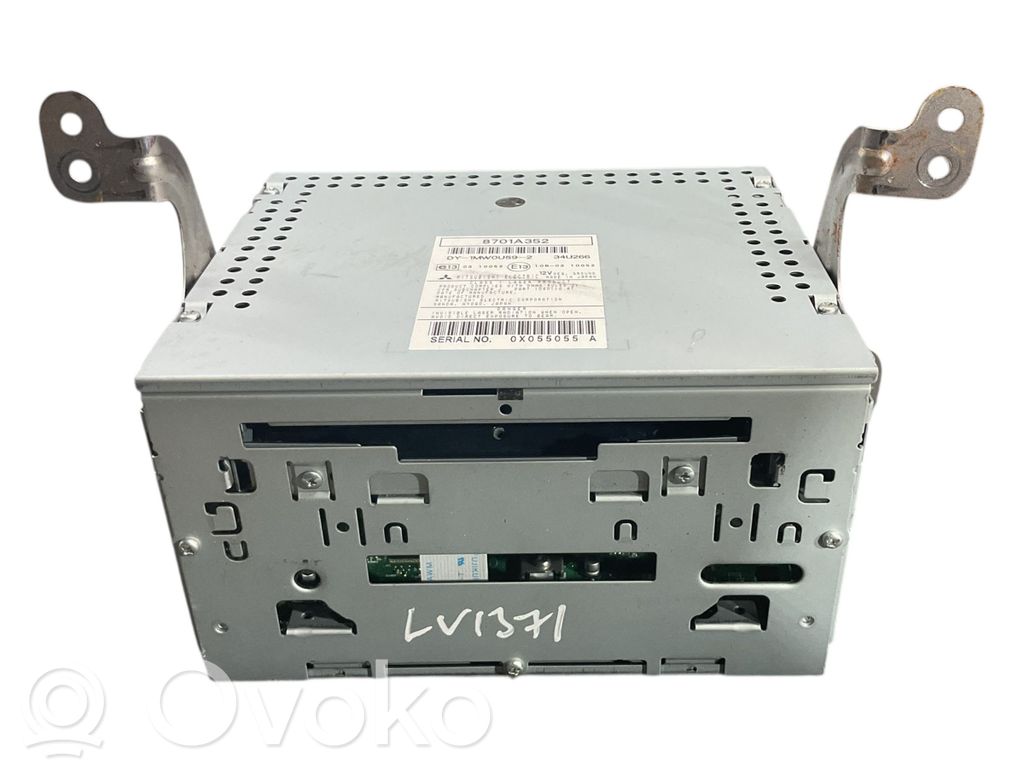 Mitsubishi Outlander Radio/CD/DVD/GPS head unit 