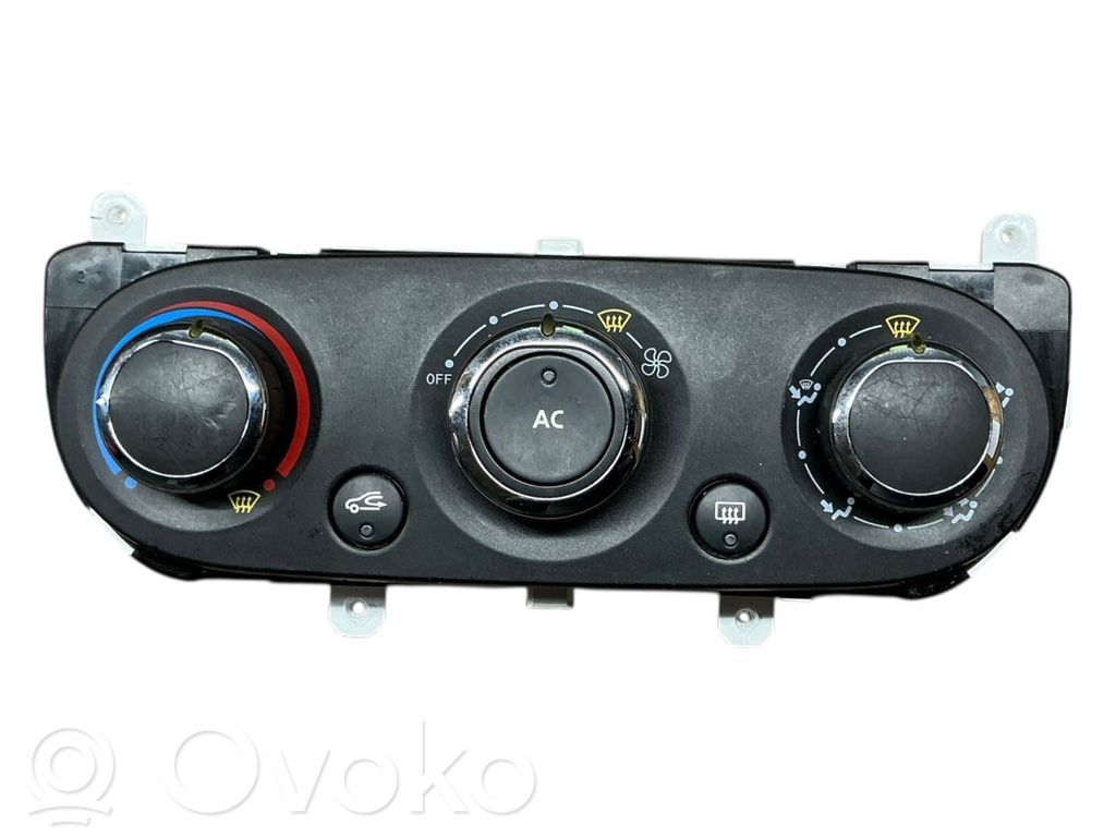 Renault Clio IV Climate control unit 