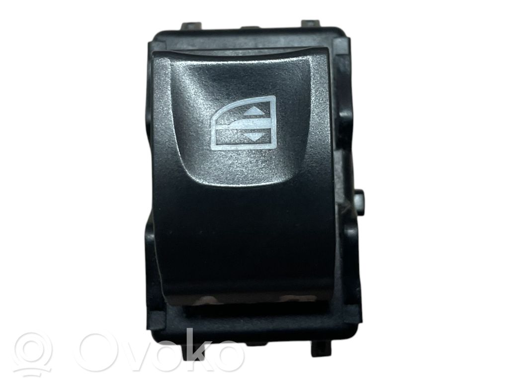 Renault Clio IV Electric window control switch 