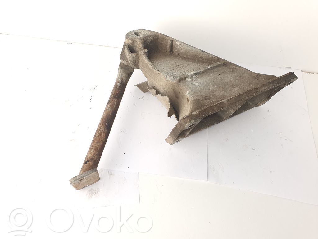 Engine mounting bracket   1092974,22111092974