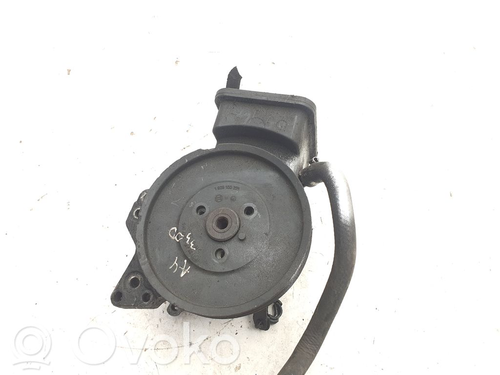 BMW 5 E39 Power steering pump 