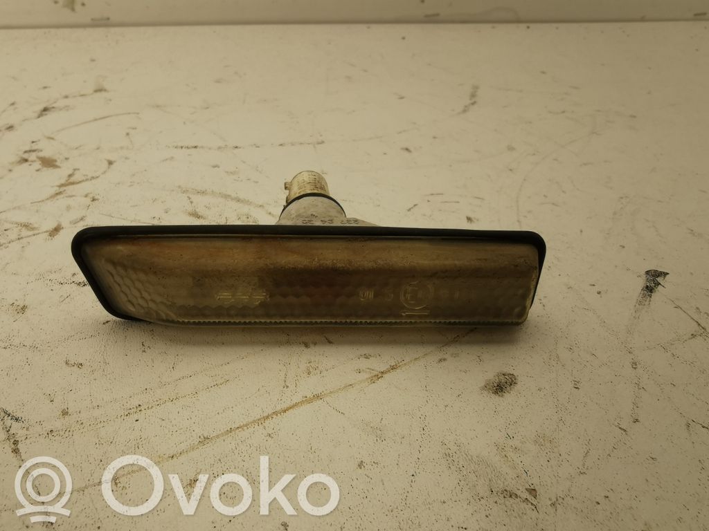 BMW X5 E53 Front fender indicator light 
