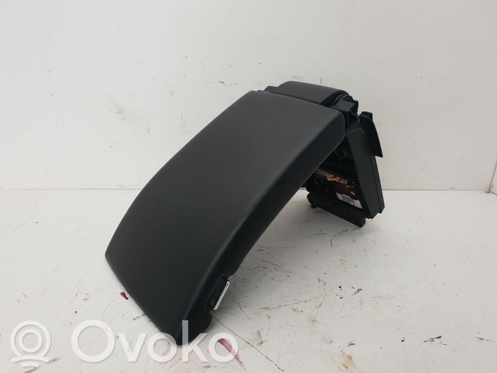 Volvo XC70 Armrest 