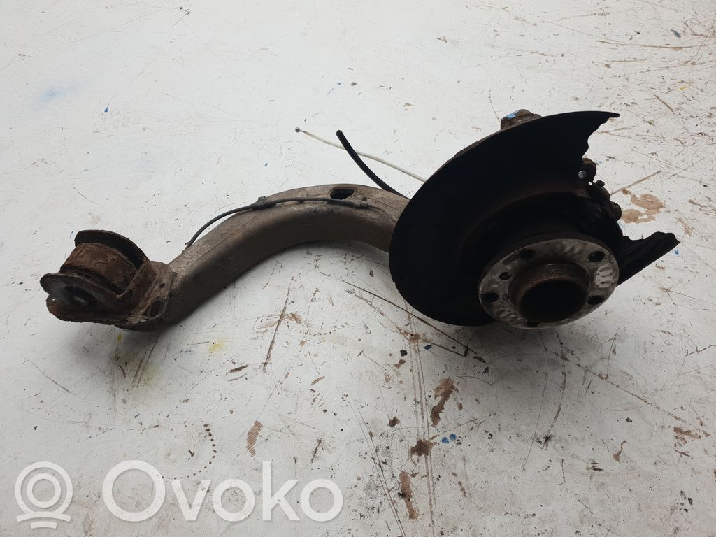 BMW X3 E83 Aizmugurē riteņa rumbas vārpstas šarnīrs (stupica, capfa) 