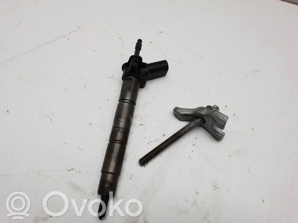Fuel injector   7797877