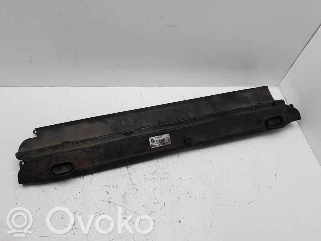 BMW 5 E60 E61 Radiatorių panelė 