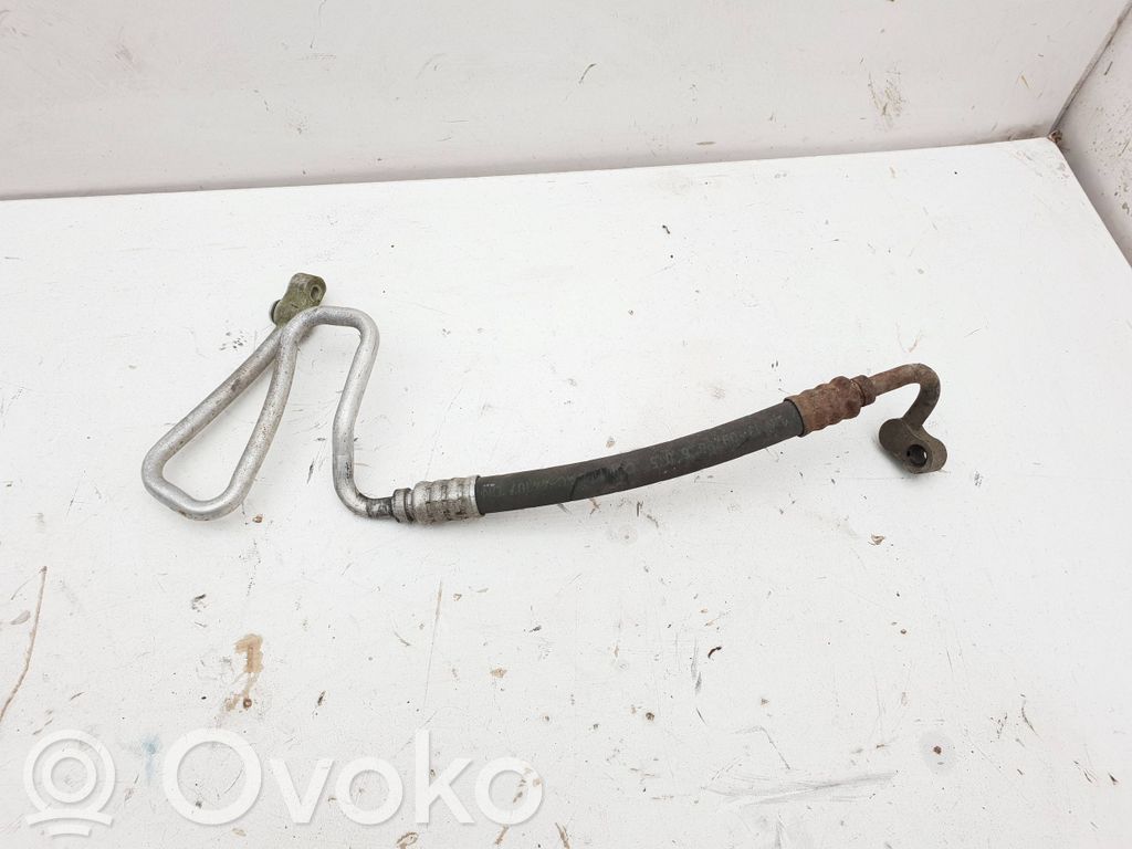 BMW 5 E39 Ilmastointilaitteen putki (A/C) 