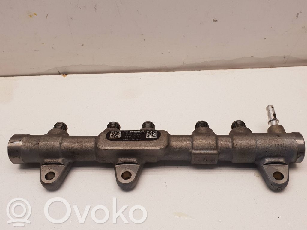BMW 2 F22 F23 Przewód paliwowy wtryskiwacza 