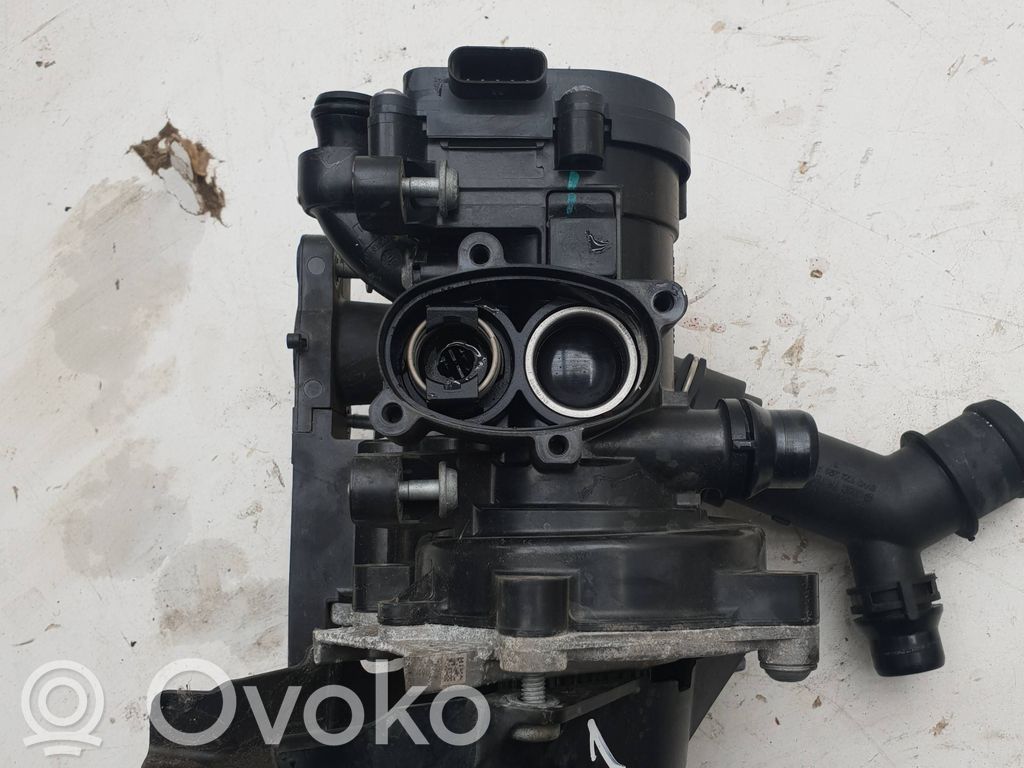 Audi A4 S4 B9 8W Vandens pompa 