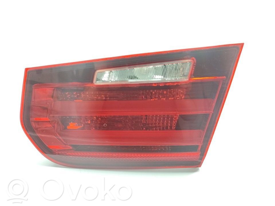BMW 3 E92 E93 Aizmugurējais lukturis pārsegā 