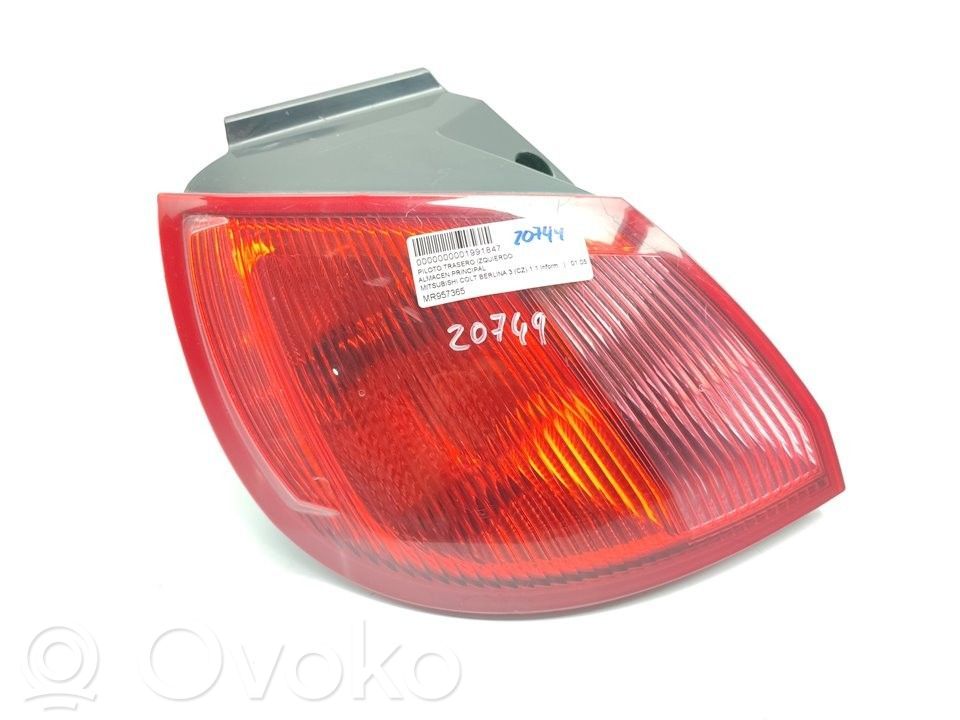 Mitsubishi Colt Galinis žibintas kėbule 