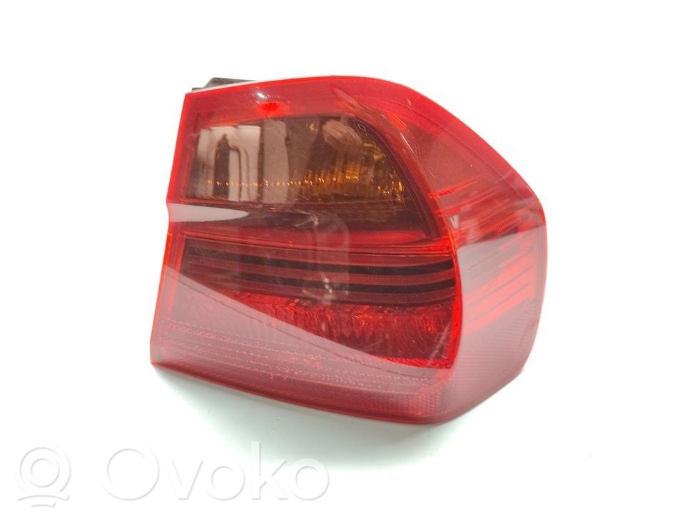 Rear/tail lights   6937458