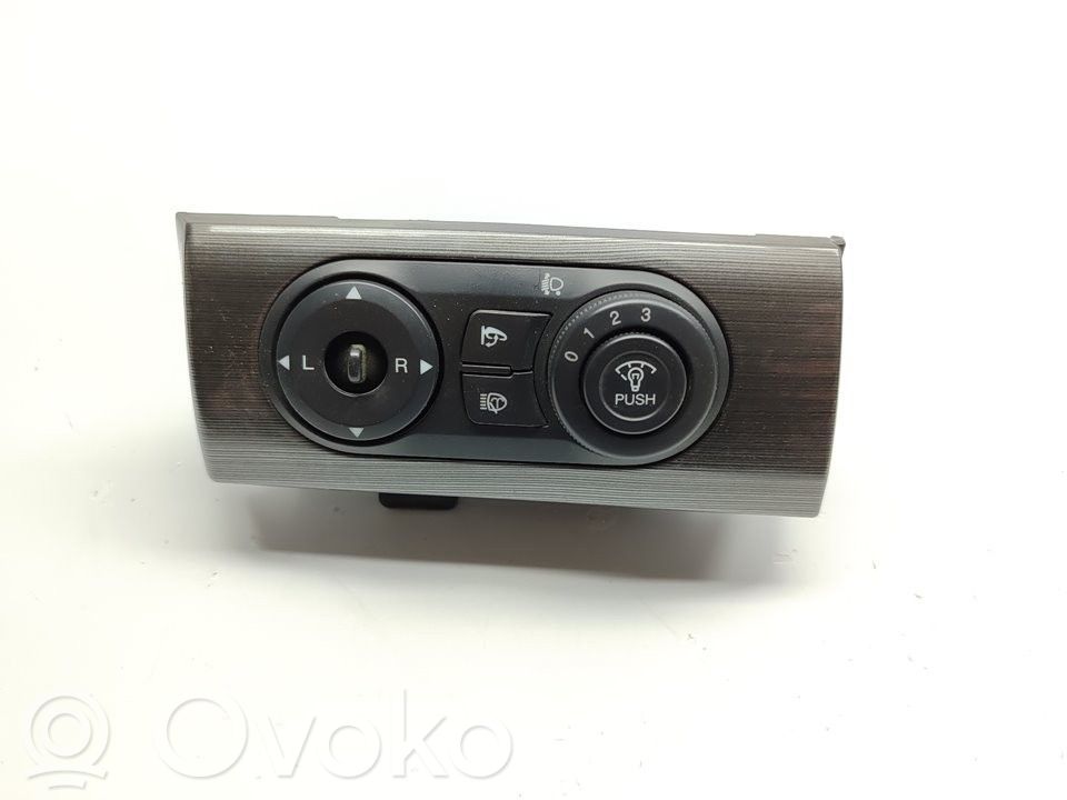 Chevrolet Captiva Wing mirror switch 