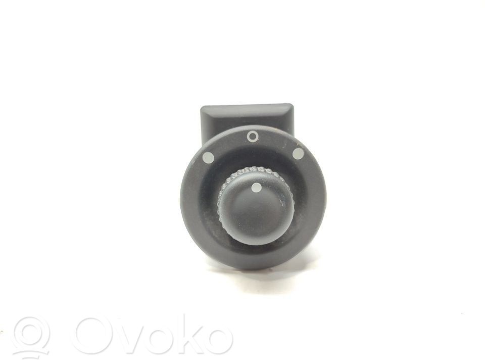 Dacia Dokker Wing mirror switch 