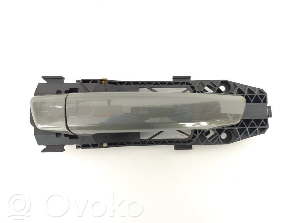 Manecilla externa puerta trasera   8V0837206A