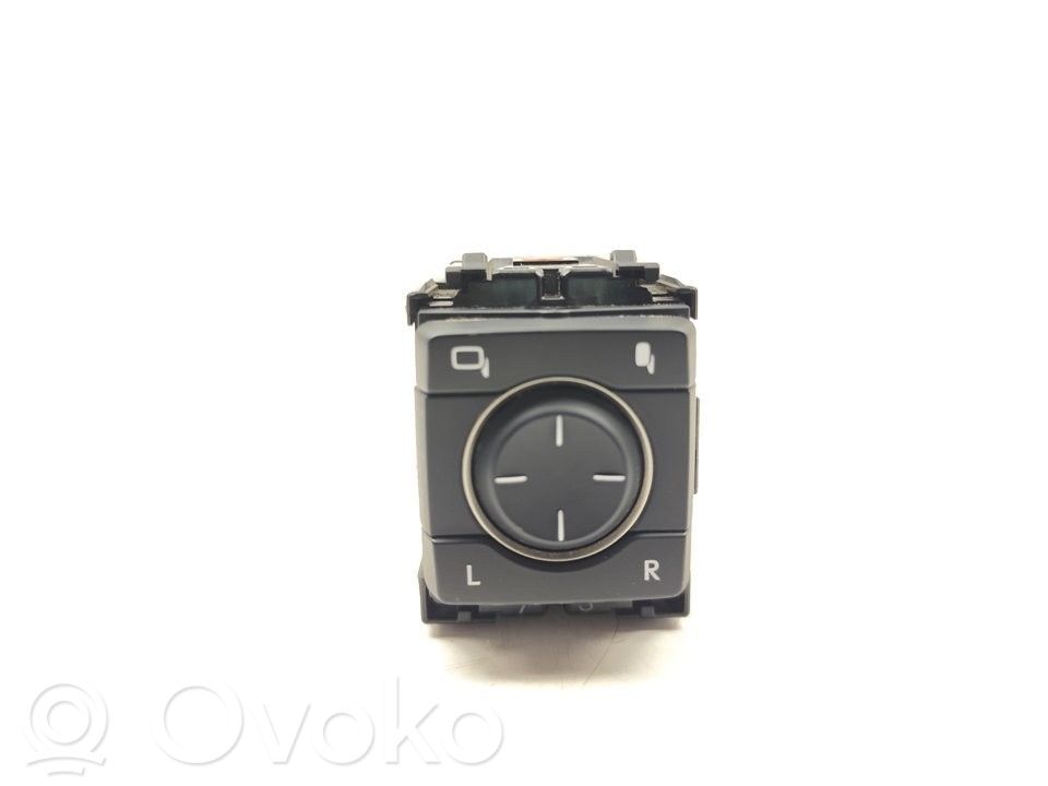 Lexus UX Wing mirror switch 