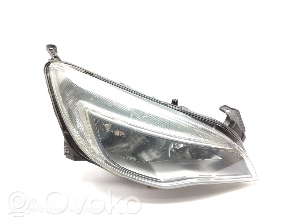Opel Astra H Lampa przednia 