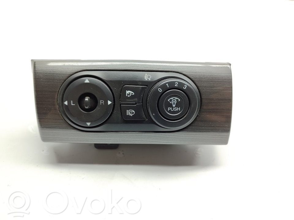 Chevrolet Captiva Wing mirror switch 
