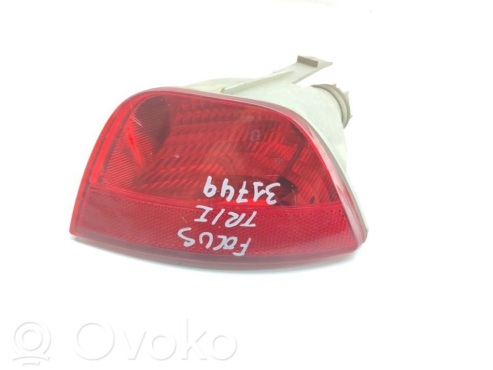 Ford Focus Luz trasera/de freno 