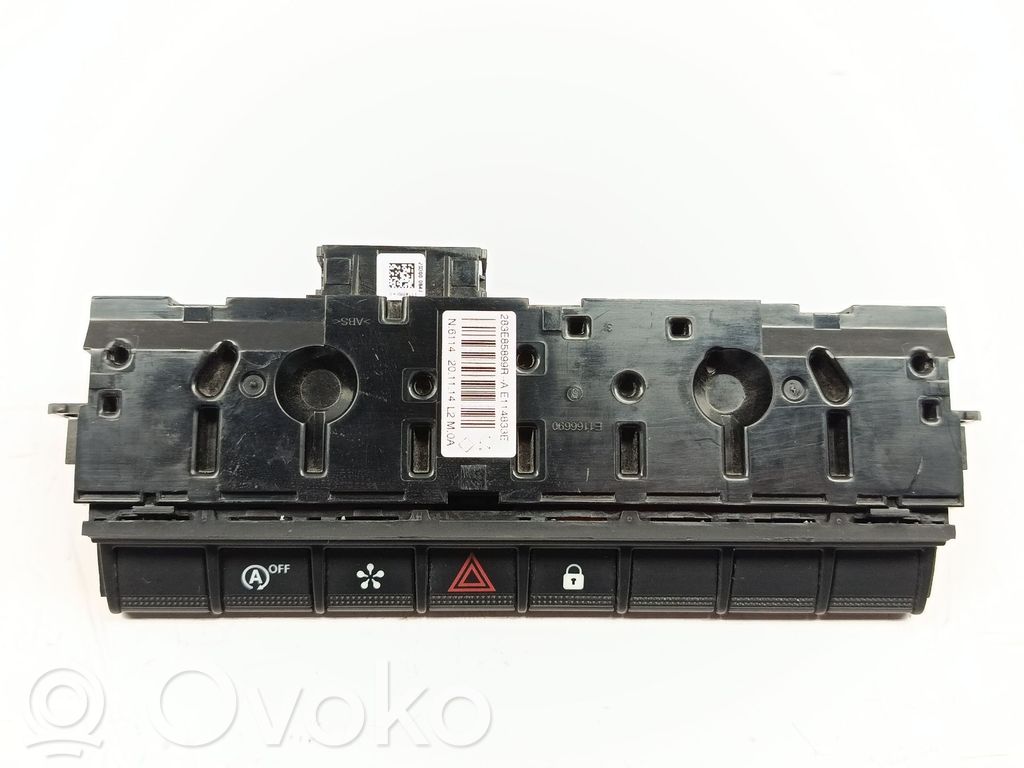 Renault Arkana Hazard light switch 