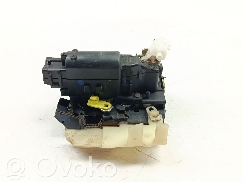 Dacia Duster Oroch Front door lock 