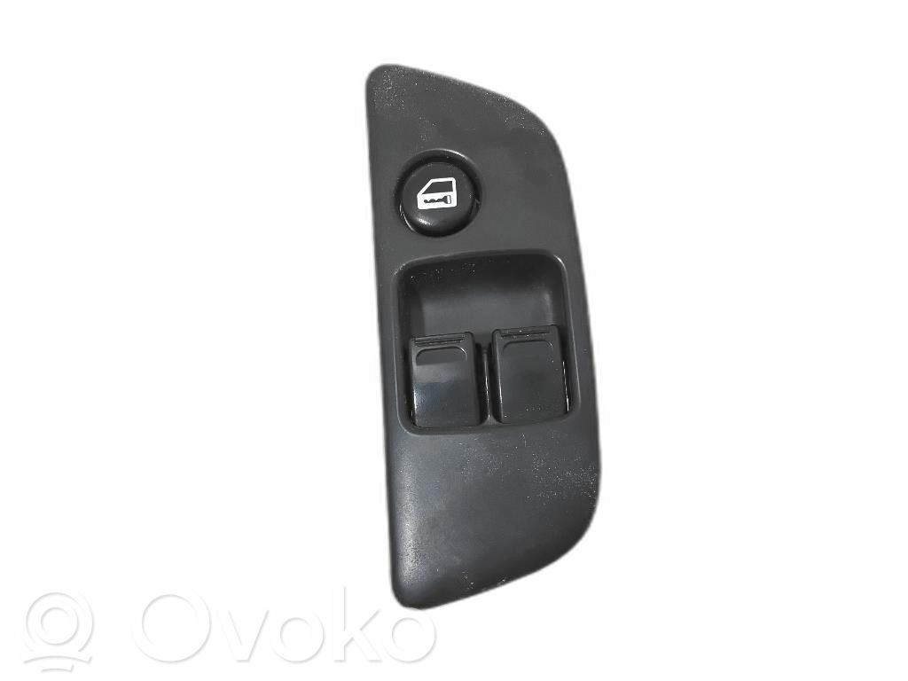 Suzuki Ignis Electric window control switch 