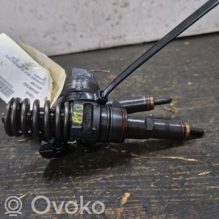 Inyector de combustible   036130073AJ