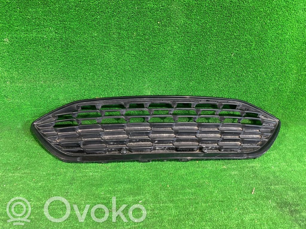 Ford Focus Front bumper upper radiator grill 