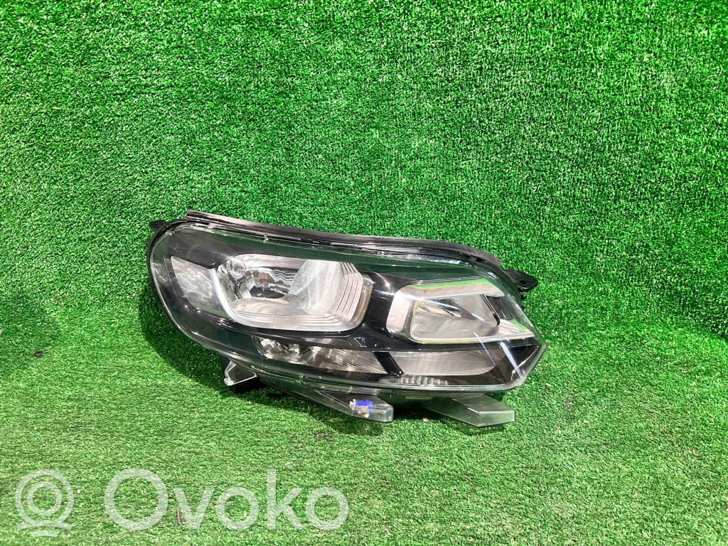 Opel Vivaro Headlight/headlamp 