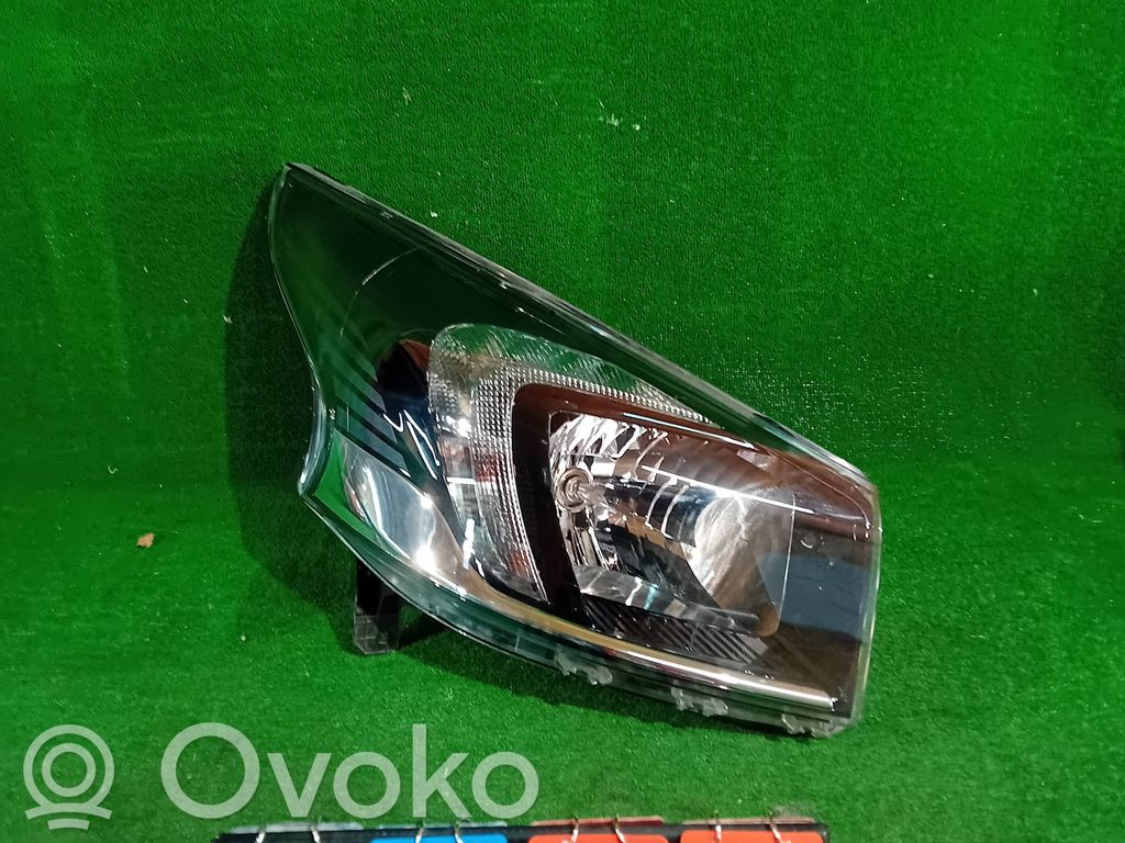 Opel Vivaro Scheinwerfer 