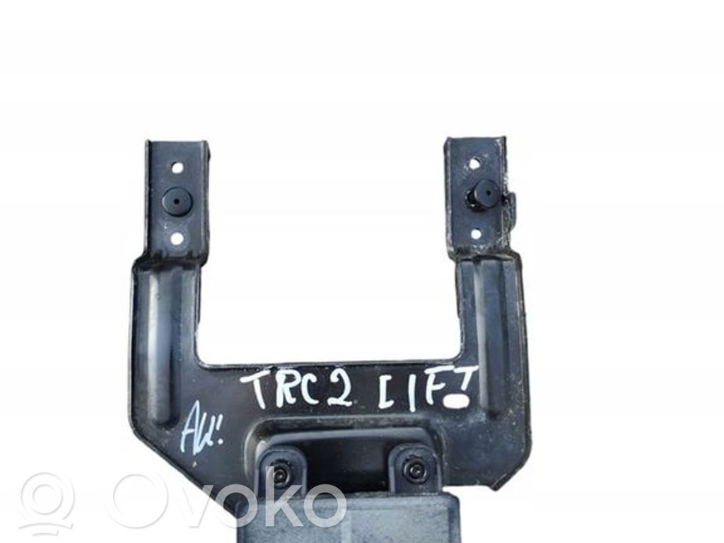 Distronic sensor bracket   9G853,9G768