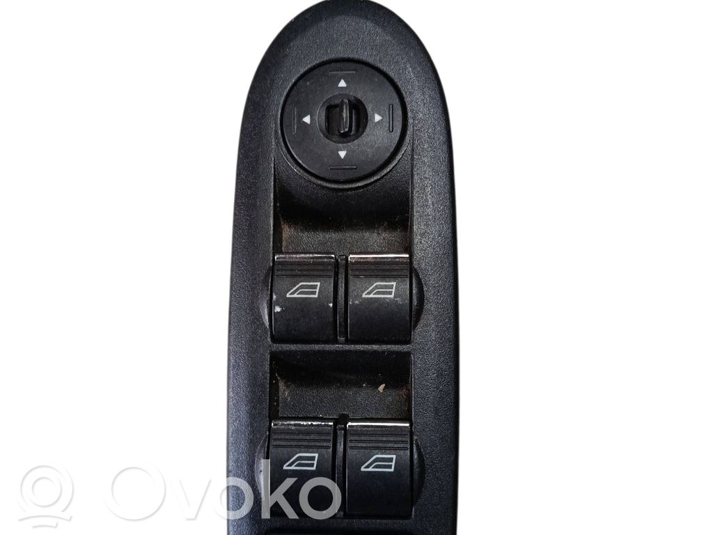 Ford Focus Electric window control switch 