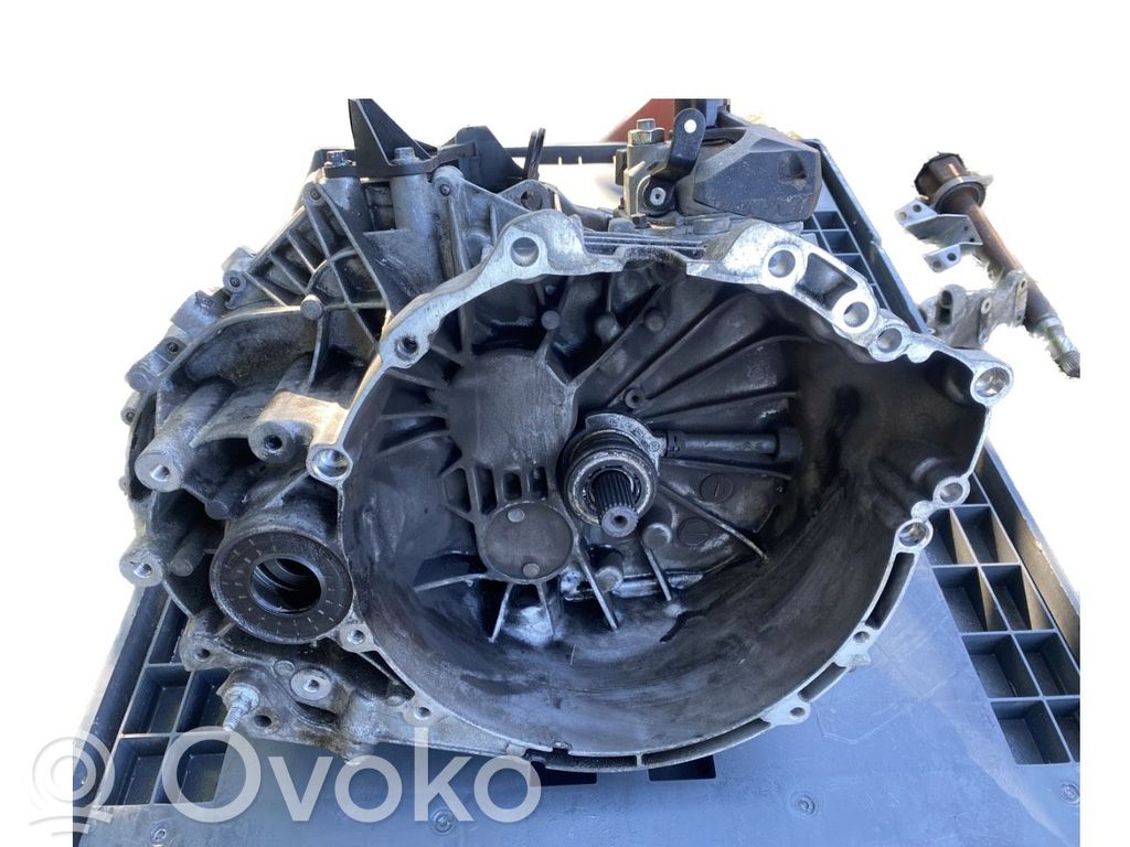 Volvo V40 Mechaninė 6 pavarų dėžė 