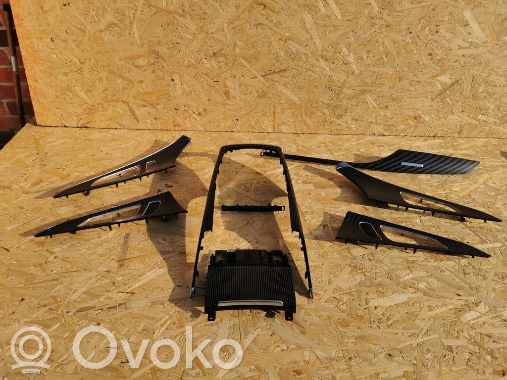 Interior decorative trim set