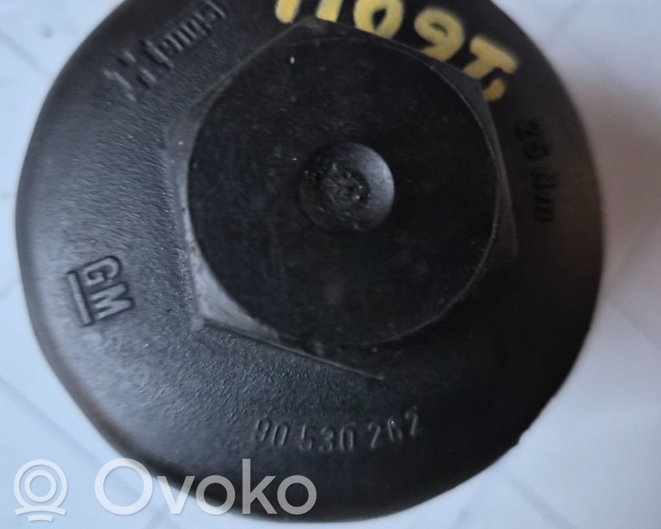 Oil filter mounting bracket   90530262,90530262