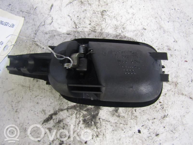 Manecilla interna puerta trasera   8L4839020QAJ