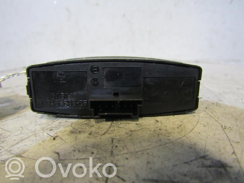 Hazard light switch   61319196712