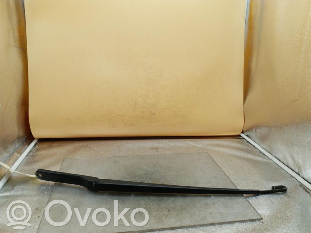 BMW X5 E53 Front wiper blade arm 
