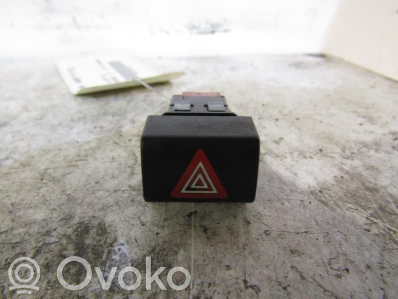 Botón interruptor de luz de peligro   96781018ZD