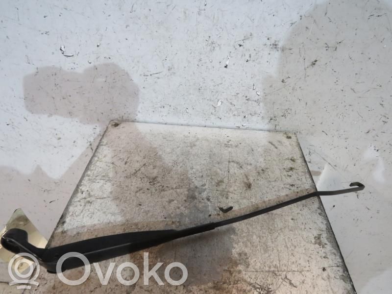 Front wiper blade arm   1554036