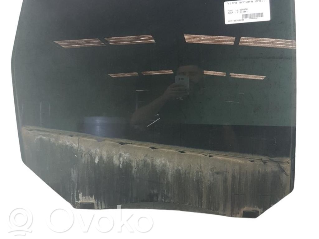 Ford Kuga I Luna de la puerta trasera 