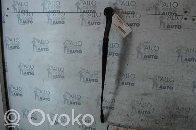 Ford Mondeo MK V Brazo del limpiaparabrisas delantero 