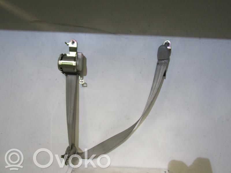 Hyundai Trajet Cinturón trasero 
