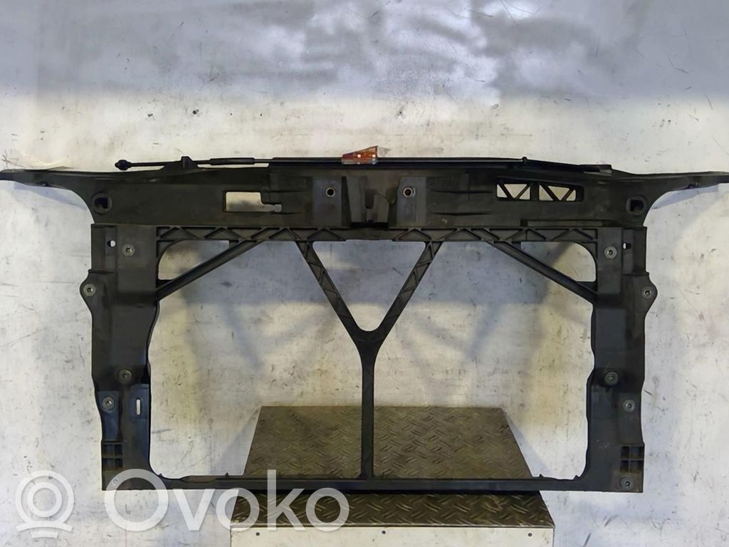 Mazda 3 I Radiatoru paneļa augšējā daļa (televizors) 