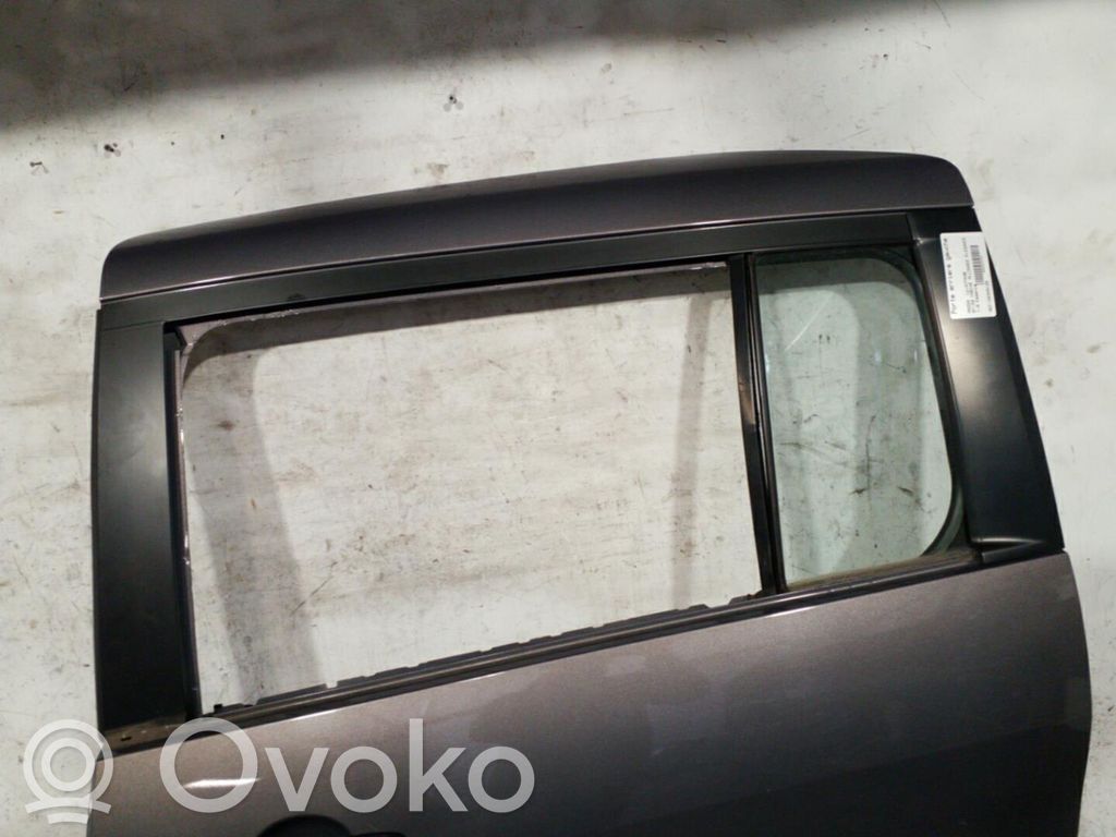 Aizmugurējās durvis   C2Y57302XG