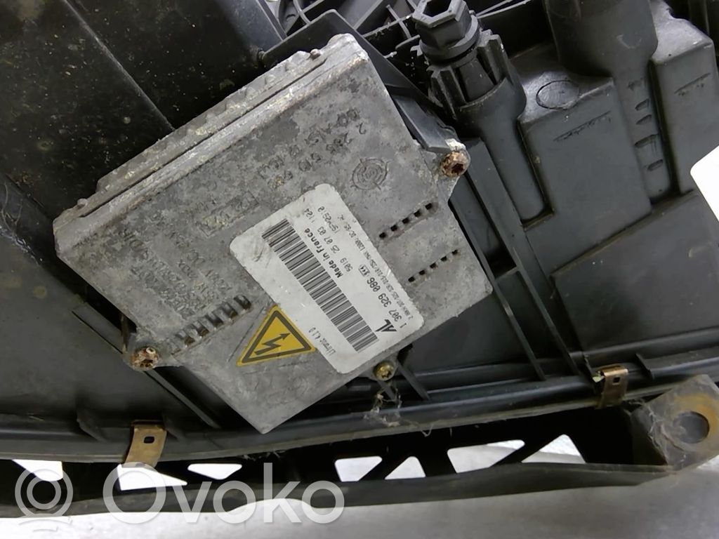 Headlight/headlamp   GJYA510L0B